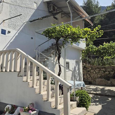 Lovely Apartment Omiš Екстериор снимка