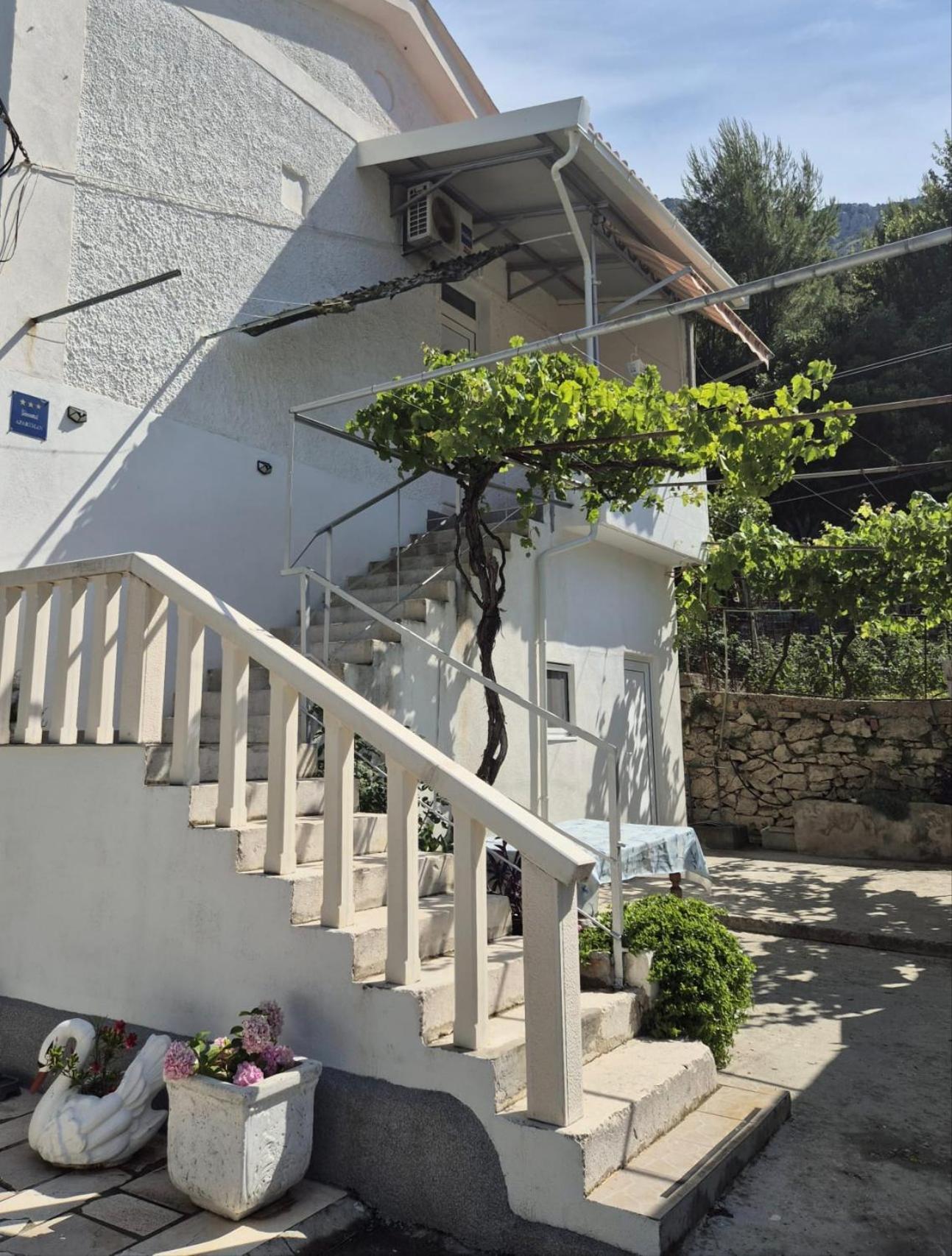 Lovely Apartment Omiš Екстериор снимка